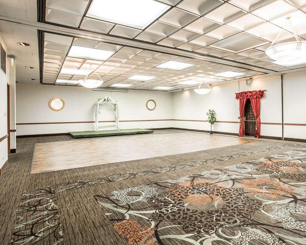 Clarion Hotel
